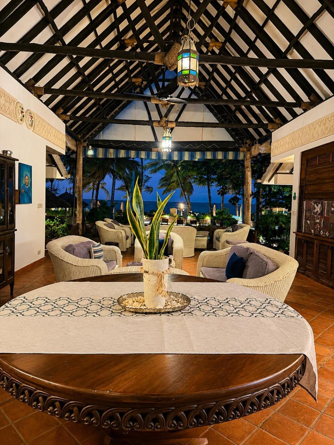 Family Room Garden View